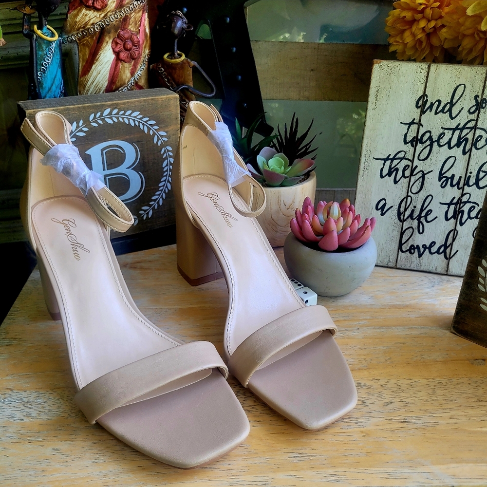 Genshuo Nude/Tan Block Heel Sandals